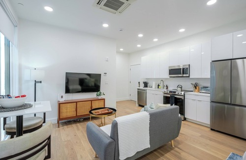Allston Apartment | This apartment is a 1 bedroom(s), 1 bathrooms, located in Brighton, MA.