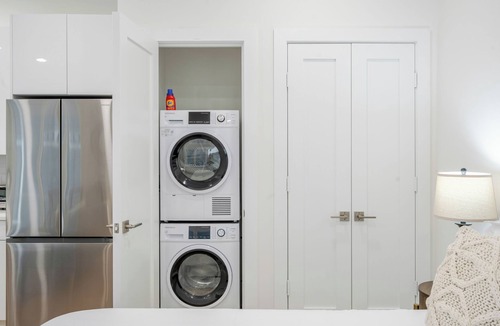 Allston Apartment | This apartment is a 1 bedroom(s), 1 bathrooms, located in Brighton, MA.