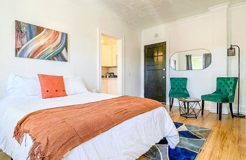 East Avenue Apartment | This apartment is a 1 bedroom(s), 1 bathrooms, located in Rochester, NY.