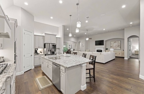 Dallas House | This beautiful 3200 SF single storey with loft backs onto a heavily treed forest