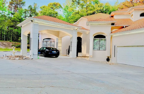 Cliftondale House | This beautiful Luxury Mini Mansion, 4 bedroom 4 bath estate in Atlanta GA.