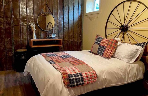 Girardville Bed & Breakfast | This bnb is a 1 bedroom(s), 1 bathrooms, located in Girardville, QC, Canada.