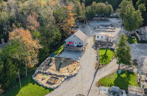 Wiarton Cabin | This cabin is a 2 bedroom(s), 1 bathrooms, located in Wiarton, Ontario.