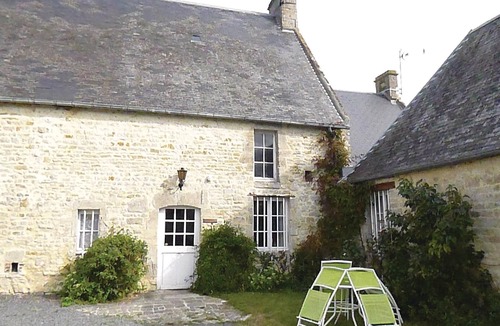 Saint-Germain-du-Pert House | This charming property in the countryside is a farm from the 18th century.