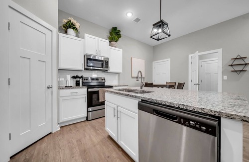 Wichita House | This charming 3-bedroom, 2-bathroom house comfortably sleeps 7.