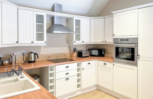 Clova Cottage | This charming cottage is fully equipped with everything you could need.