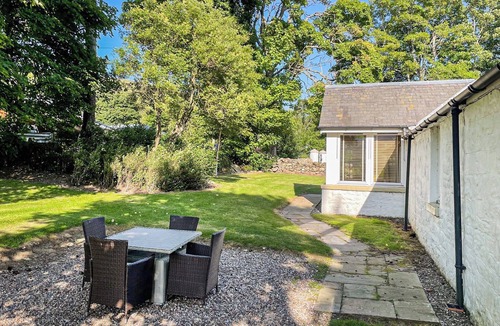 Clova Cottage | This charming cottage is fully equipped with everything you could need.