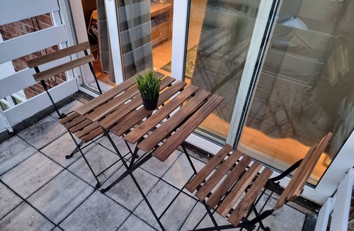 Harlington House | This charming house with balcony