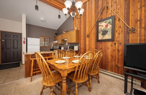 Winter Park Condo | This classic Winter Park condo has all that you need for your vacation