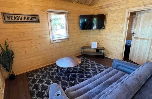 Seguin Cottage | This cottage is a 1 bedroom(s), 1 bathrooms, located in Parry Sound , on.