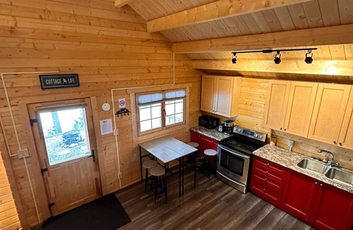 Seguin Cottage | This cottage is a 3 bedroom(s), 1 bathrooms, located in Parry Sound, , ON .