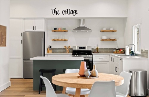 Marysville Cottage | This cottage offers a spacious layout ideal for relaxing or working remotely.