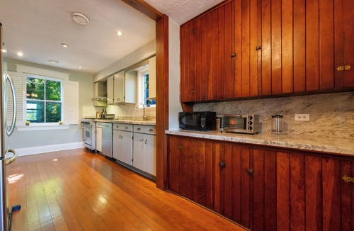 Uxbridge Ski Chalet | This cozy cottage offers a private hot tub, breathtaking forest views, and ultimate tranquillity