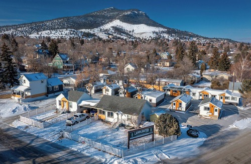 Helena House | This cozy house has been completely remodeled inside and features three bedrooms.