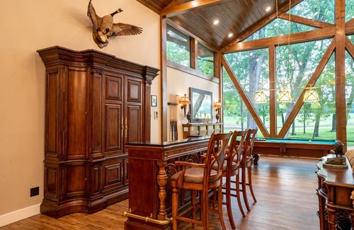 Carbondale House | This Gives a “Cabin” a Whole New Meaning!
