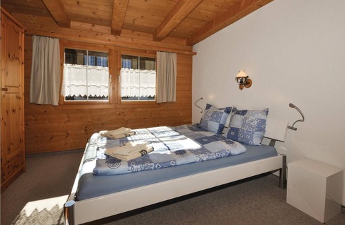 Axalp Apartment | This great and cozy vacation apartment, above Lake Brienz, extends over two floors.