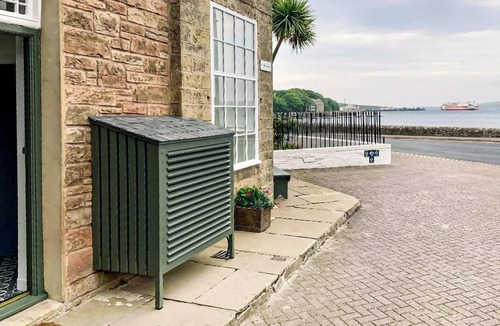 St. Margaret's Hope Cottage | This historic, luxurious property has so much going for it.