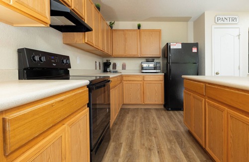 West San Antonio House | This home is minutes away from:nSEA WORLDnFIESTA TEXASnRIVERWALKn4 JOINT BASES +