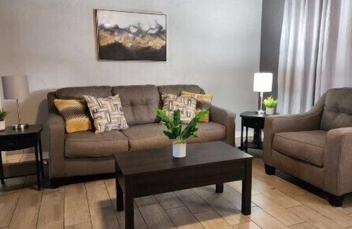 Del City House | This house is a 2 bedroom(s), 1 bathrooms, located in Del City, OK.