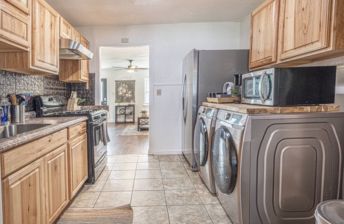 Sayles Blvd. Area House | This house is a 3 bedroom(s), 1 bathrooms, located in Abilene, TX.