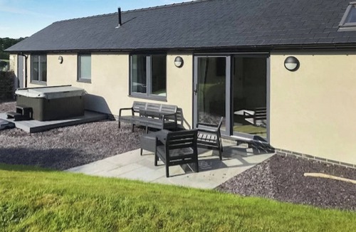 Llanuwchllyn Cottage | This immaculate cottage with hot tub will not disappoint.