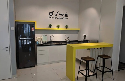 Gelugor Condo | This is a abstract & luxurious design home. Clean & cozy, simple yet functional.