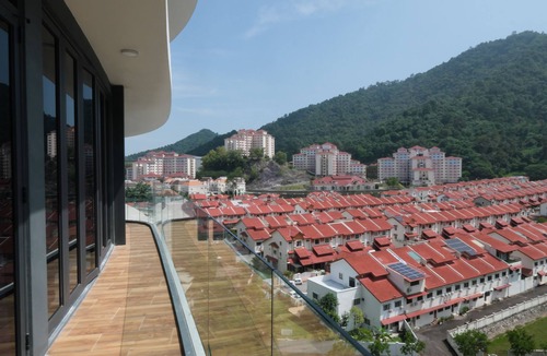 Gelugor Condo | This is a abstract & luxurious design home. Clean & cozy, simple yet functional.