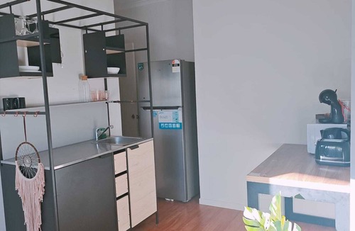 Aspley Apartment | This is a Huge Studio Comes With all Basic Amenities With a Private Access