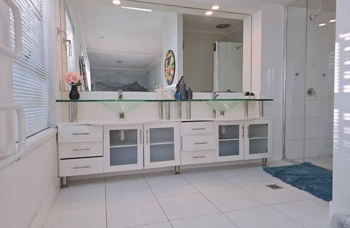 Aspley Apartment | This is a Huge Studio Comes With all Basic Amenities With a Private Access