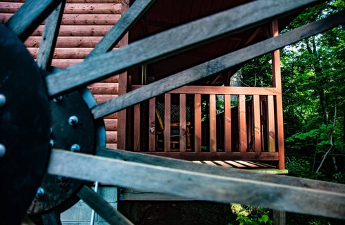 Carbon Hill Cabin | This is a must-see Cabin.