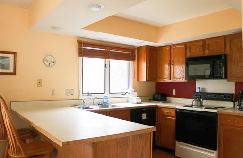 Chautauqua Condo | This is a timeshare condominium complex located on the northern end of Chautauqua Institution at 20 Elm Lane.