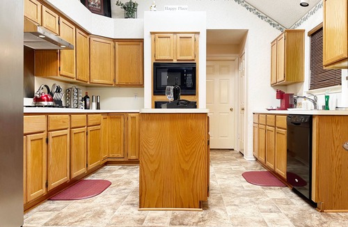 Allen House | This is it! Hot Tub + Pool Table + Pac-Man = FUN!