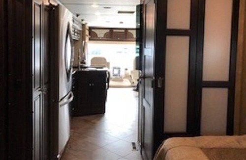 Oshawa House | This is Living! 37" Winnebago Adventurer Class A