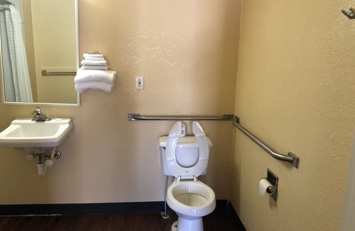 Mentor House | This is mentor home inn & suites
