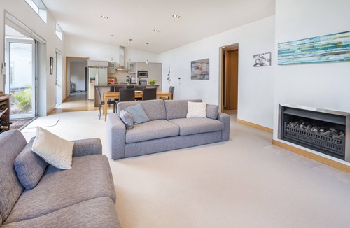 Omaha House | This is Omaha's Private Oasis