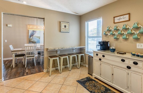 Thomas Drive House | This is the one! Coastal dream 4 min to the beach
