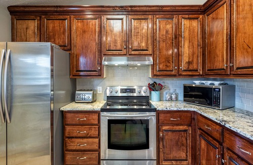 Thomas Drive House | This is the one! Coastal dream 4 min to the beach