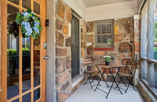 Fort Worth Cultural District House | This is Your Home Away From Home! Warm & Comfy 2BD