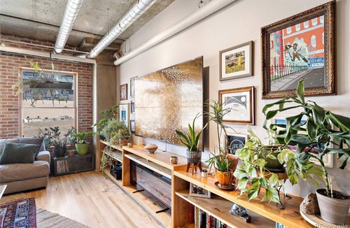 Addison Condo | this modern and sophisticated loft has spectacular city views