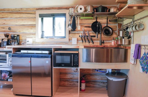 Cooke City-Silver Gate Cabin | This Must Be The Place - Newly Renovated Cabin in Downtown Cooke City