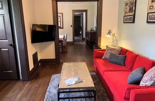 Downtown Niagara Falls House | This Old House - 10 Minute Walk to the Falls