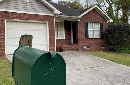 Montclair House | This stylish 3/2 is convenient to everything.