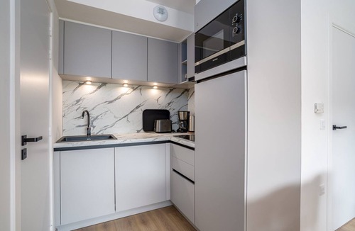 Camiers Apartment | This suite offers a bedroom with a double bed and a sleeping corner with a bunk bed.