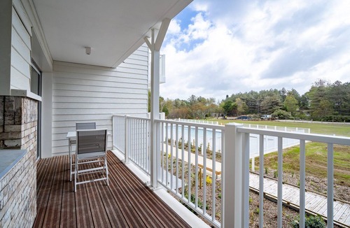 Camiers Apartment | This suite offers a bedroom with a double bed and a sleeping corner with a bunk bed.