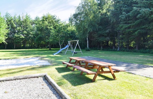 Husby House | This thatched vacation home offers optimal conditions for both a relaxing and an active vacation.
