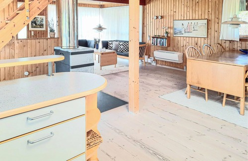 Kandestederne House | This very well maintained vacation home is situated on a beautiful natural plot in Kandestederne.