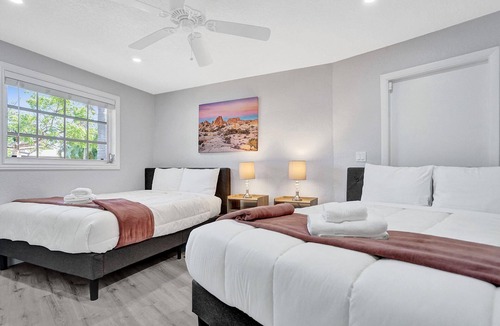 South Corals Villa | This villa is a 4 bedroom(s), 2 bathrooms, located in Oakland Park, FL.