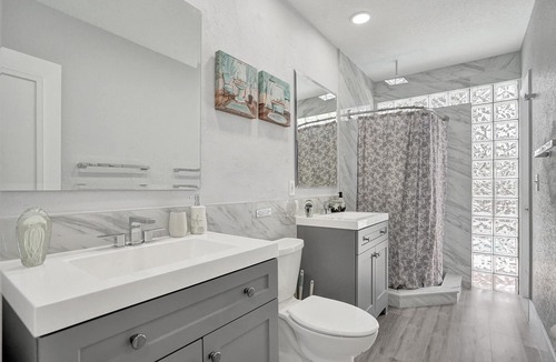 South Corals Villa | This villa is a 4 bedroom(s), 2 bathrooms, located in Oakland Park, FL.