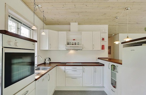 Jægerspris House | This well-maintained vacation home enjoys a beautiful location in Gerlev Strandpark, by Roskilde Fjo