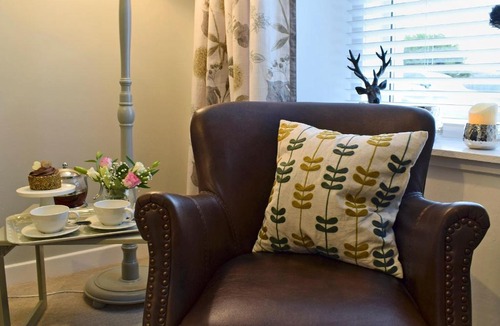 Crieff House | Thistle Cottage